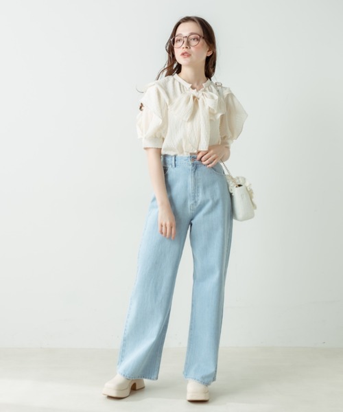 OLIVE des OLIVE(オリーブデオリーブ)の「脚長ワイドデニムパンツ(デニムパンツ・レディース・ブルー/サックスブルー・FREE)」の4枚目の写真