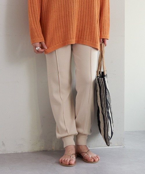 SHENERY（シーナリー）の「ニットジョガーパンツ（その他パンツ・レディース・ライトグレー/アイボリー・FREE）」の2枚目の写真