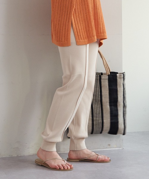 SHENERY（シーナリー）の「ニットジョガーパンツ（その他パンツ・レディース・ライトグレー/アイボリー・FREE）」の8枚目の写真