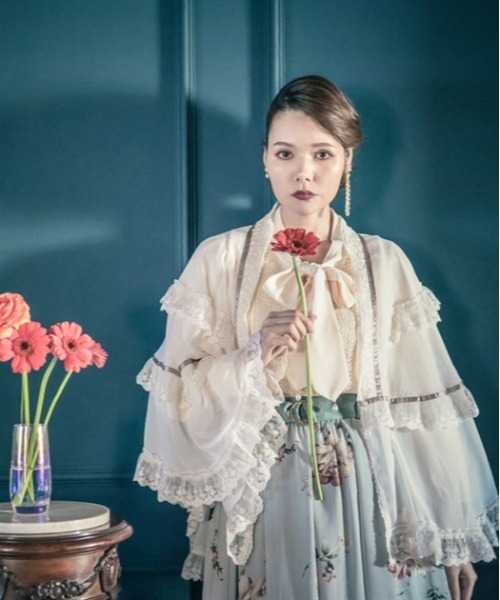 axes femme（アクシーズファム）の「楊柳シフォンレースショール