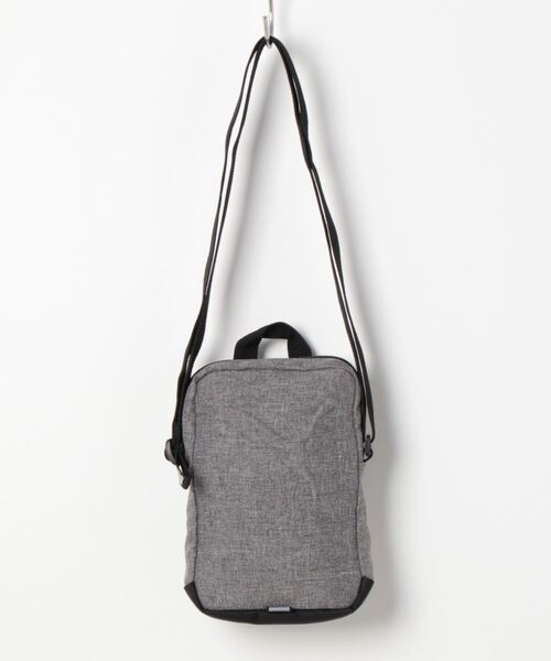 PUMA（プーマ）の「《PUMA》プーマ バズ ポータブル（ショルダーバッグ・メンズ・グレー/ブラック/ベージュ/ローズ/オリーブ/コバルトブルー・フリー）」の2枚目の写真