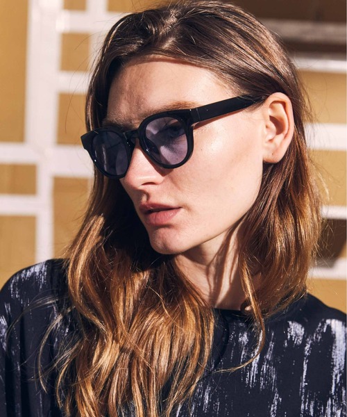 MAISON SPECIAL(メゾンスペシャル)の「【WEB限定】《ユニセックスアイテム》ノーズパットインテグレイテッドウェリントンサングラス【MAISON SPECIAL/メゾンスペシャル】(サングラス・メンズ・ブルー/グレー/ライトグレー/ブラック/ブラウン・FREE)」の11枚目の写真