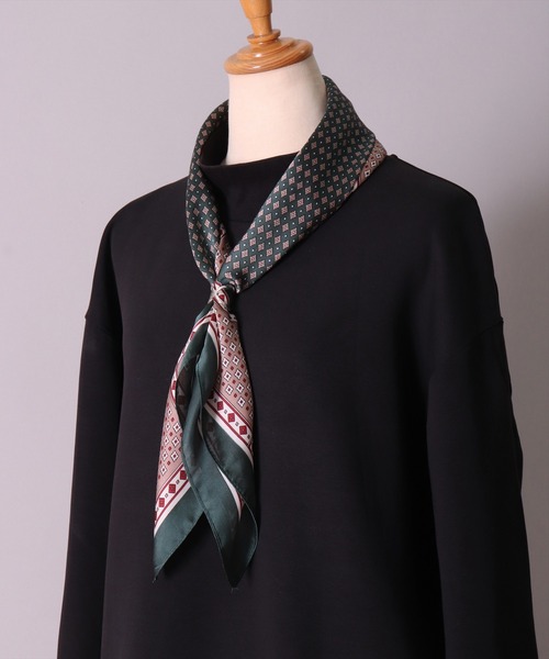 BAYBLO（ベイブロ）の「(BL)【ユニセックス】【リング付き】アソート柄 プリント スカーフ（バンダナ/スカーフ・メンズ・グリーン系その他2/グリーン系その他/ブルー系その他/ホワイト系その他/ブラウン系その他/オレンジ系その他/ベージュ系その他/グリーン系1/ブラック系1/ネイビー系1/イエロー系1・ONE SIZE）」の5枚目の写真