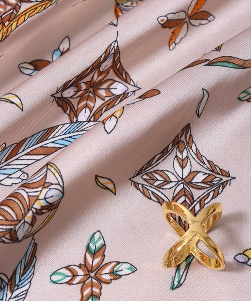 BAYBLO（ベイブロ）の「(BL)【ユニセックス】【リング付き】アソート柄 プリント スカーフ（バンダナ/スカーフ・メンズ・グリーン系その他2/グリーン系その他/ブルー系その他/ホワイト系その他/ブラウン系その他/オレンジ系その他/ベージュ系その他/グリーン系1/ブラック系1/ネイビー系1/イエロー系1・ONE SIZE）」の15枚目の写真