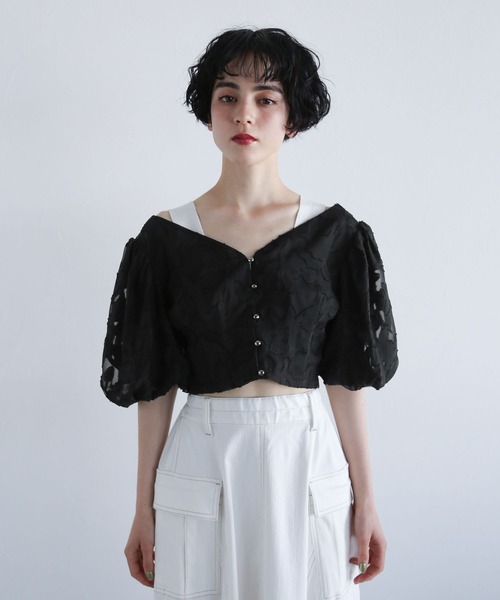 PAGEBOY(ページボーイ)の「ソフトレースジャガードショートブラウス(シャツ/ブラウス・レディース・ブラック/グレイッシュベージュ/オフホワイト・FREE)」の12枚目の写真