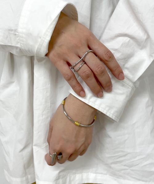 SHENERY（シーナリー）の「【WEB限定】メタルゴールドポイントバングル（バングル/リストバンド・レディース・シルバー・FREE）」の2枚目の写真