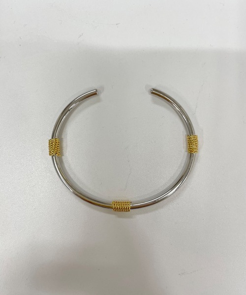 SHENERY（シーナリー）の「【WEB限定】メタルゴールドポイントバングル（バングル/リストバンド・レディース・シルバー・FREE）」の4枚目の写真