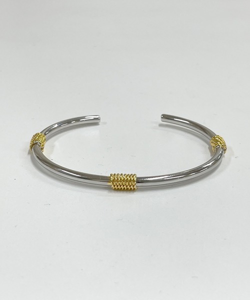 SHENERY（シーナリー）の「【WEB限定】メタルゴールドポイントバングル（バングル/リストバンド・レディース・シルバー・FREE）」の6枚目の写真