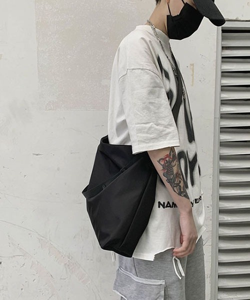 SVEC（シュベック）の「シンプル ビックショルダーバッグ（ショルダーバッグ・レディース・ブラック/カーキ・FREE）」の10枚目の写真