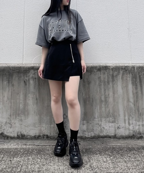 Figments(フィグメンツ)の「BARCELONA Tシャツ(Tシャツ/カットソー・レディース・ダークグレー/ブラック・FREE)」の4枚目の写真