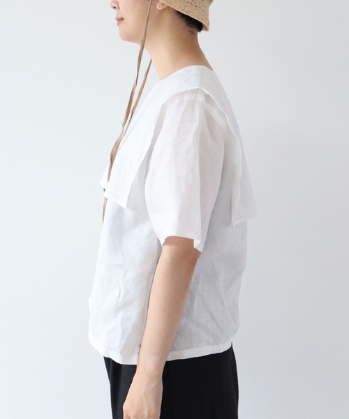 yuni ユニ ラミー　ハンド刺繍　バーサカラーブラウス セーラー 23ss 麻 yuni（ユニ ）の「ラミー ハンド刺繍 バーサカラーブラウス