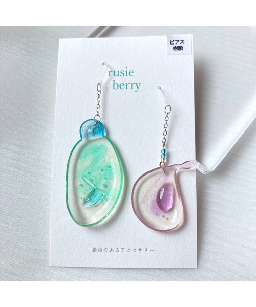 tone(トーン)の「【rusieberry】湖畔の煌めき 揺れるピアス(MA)(ピアス(両耳用)・レディース・グリーン系その他・FREE)」の2枚目の写真