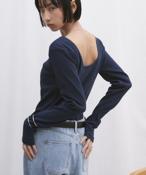 Aunt Marie's(アントマリーズ)の「カップ付バックオープンロングスリーブトップス/カットソー(Tシャツ/カットソー・レディース・ホワイト/ブラック/チャコールグレー/グレー/ネイビー/ブラウン・FREE)」の12枚目の写真