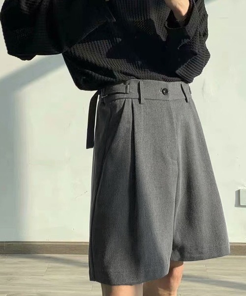 Theater code（シアターコード）の「tuck short/タックショーツ（スラックス・メンズ・ブラック/ダークグレー・S/M/L）」の2枚目の写真