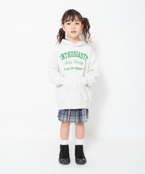 BRANSHES（ブランシェス）の「フード付きミニ丈ワンピース（ワンピース・キッズ・チャコールグレー/キナリ・90/130/150/100/120/140/110）」の3枚目の写真