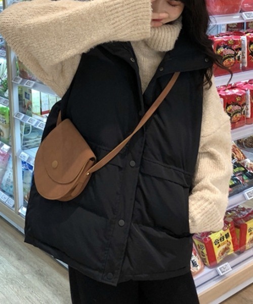 Ritzy（リッツィー）の「オーバーサイズ スタンドカラー エコダウンベスト（ダウンベスト・レディース・ブラック/ホワイト・M/L）」の3枚目の写真