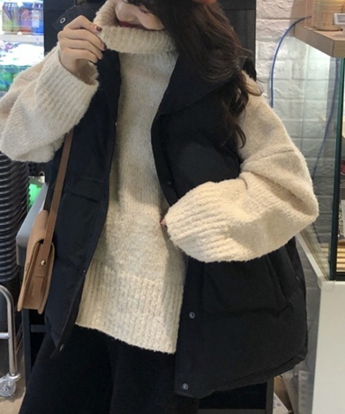 Ritzy（リッツィー）の「オーバーサイズ スタンドカラー エコダウンベスト（ダウンベスト・レディース・ブラック/ホワイト・M/L）」の6枚目の写真