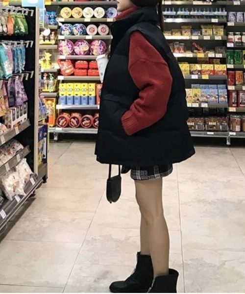 Ritzy（リッツィー）の「オーバーサイズ スタンドカラー エコダウンベスト（ダウンベスト・レディース・ブラック/ホワイト・M/L）」の7枚目の写真