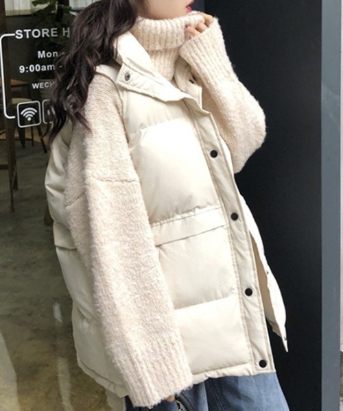 Ritzy（リッツィー）の「オーバーサイズ スタンドカラー エコダウンベスト（ダウンベスト・レディース・ブラック/ホワイト・M/L）」の14枚目の写真