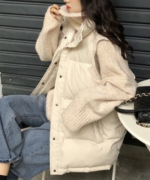 Ritzy（リッツィー）の「オーバーサイズ スタンドカラー エコダウンベスト（ダウンベスト・レディース・ブラック/ホワイト・M/L）」の17枚目の写真