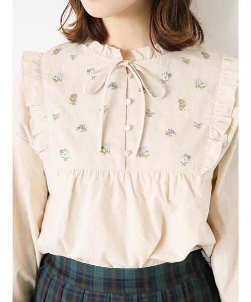 ehka sopo（エヘカソポ）の「【Maison SAJOU】刺繍ブラウス（シャツ/ブラウス・レディース・ラベンダー/ライトベージュ/オフホワイト・F）」の8枚目の写真