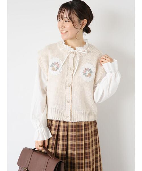 ehka sopo（エヘカソポ）の「【Maison SAJOU】刺繍ブラウス（シャツ/ブラウス・レディース・ラベンダー/ライトベージュ/オフホワイト・F）」の13枚目の写真