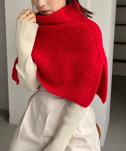 CAPRICIEUX LE'MAGE（カプリシューレマージュ）の「ニットケープ（マフラー・レディース・ベージュ/レッド/ブラック・FREE）」の4枚目の写真