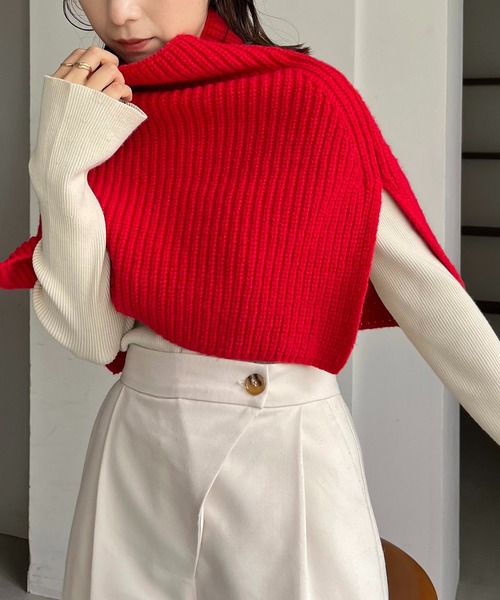 CAPRICIEUX LE'MAGE（カプリシューレマージュ）の「ニットケープ（マフラー・レディース・ベージュ/レッド/ブラック・FREE）」の6枚目の写真