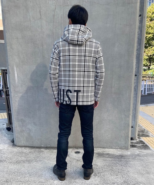 HIDEAWAYS NICOLE(ハイダウェイニコル)の「ダンボールニットロゴプリントプルオーバーパーカー(パーカー・メンズ・オフホワイト/ブラック/ベージュ/チェック・MEDIUM/LARGE/X-LARGE)」の16枚目の写真