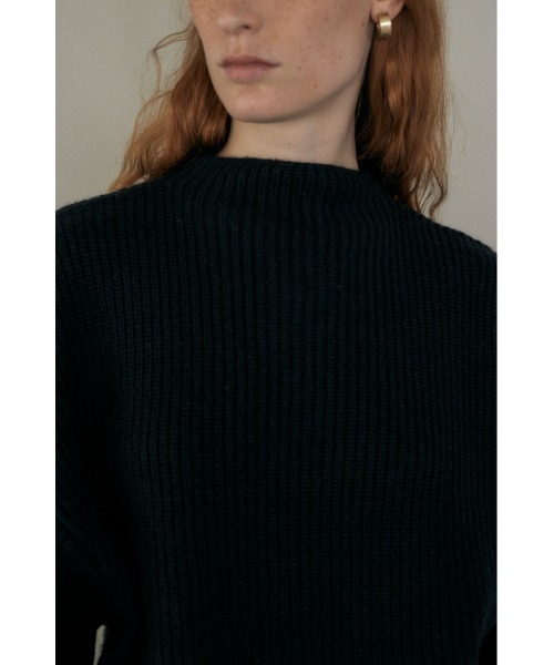 M_（エムアンダーバー）の「【M_】BACKBUTTON SHORT ニット（ニット/セーター・レディース・オフホワイト/ブラック/オレンジ・FREE）」の5枚目の写真