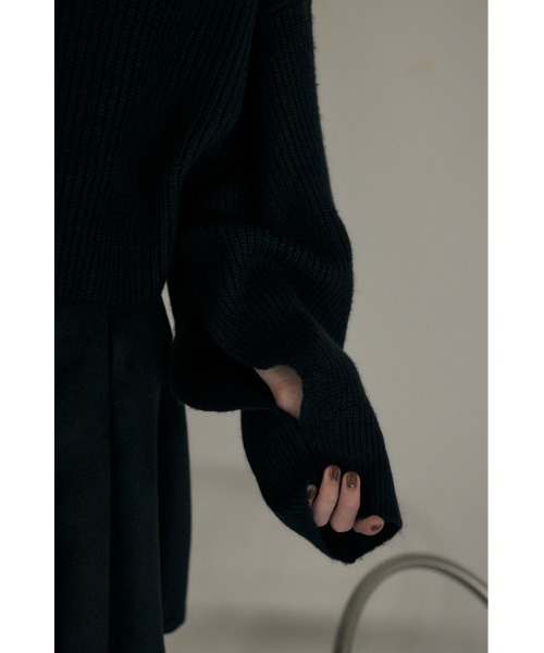 M_（エムアンダーバー）の「【M_】BACKBUTTON SHORT ニット（ニット/セーター・レディース・オフホワイト/ブラック/オレンジ・FREE）」の10枚目の写真