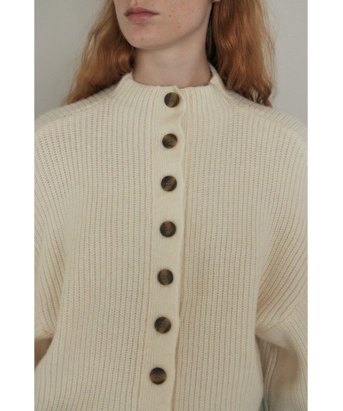 M_（エムアンダーバー）の「【M_】BACKBUTTON SHORT ニット（ニット/セーター・レディース・オフホワイト/ブラック/オレンジ・FREE）」の20枚目の写真