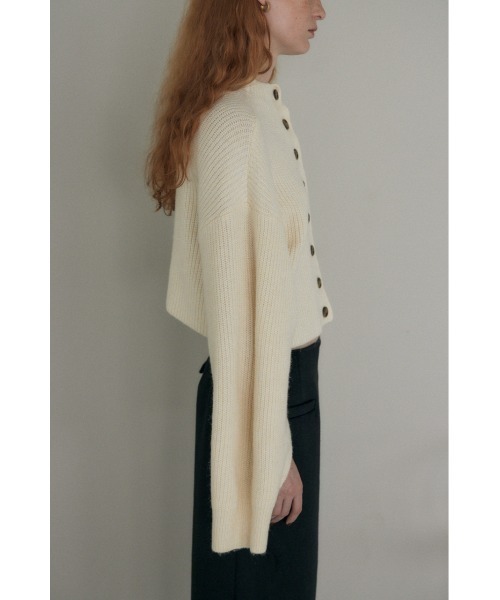 M_（エムアンダーバー）の「【M_】BACKBUTTON SHORT ニット（ニット/セーター・レディース・オフホワイト/ブラック/オレンジ・FREE）」の21枚目の写真