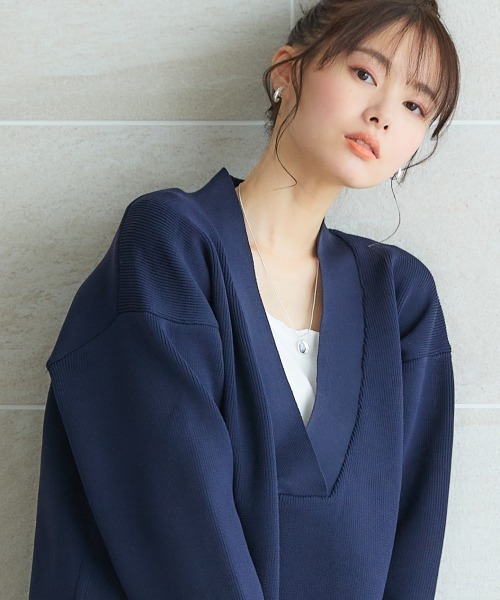 miclat（ミクラ）の「大きいサイズ　Vネックオーバーサイズニット　miclat（ニット/セーター・レディース・ネイビー/ライトピンク・4L/5L/3L/LL/L）」の2枚目の写真