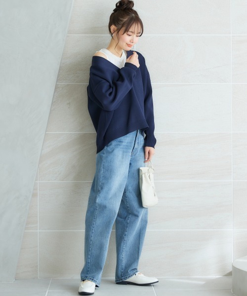 miclat（ミクラ）の「大きいサイズ　Vネックオーバーサイズニット　miclat（ニット/セーター・レディース・ネイビー/ライトピンク・4L/5L/3L/LL/L）」の6枚目の写真