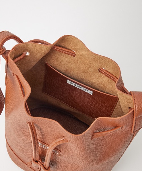 MILKFED.(ミルクフェド)の「DRAWSTRING SHOULDER BAG(ショルダーバッグ・レディース・ブラック/イエロー/ブラウン・ONE SIZE)」の7枚目の写真