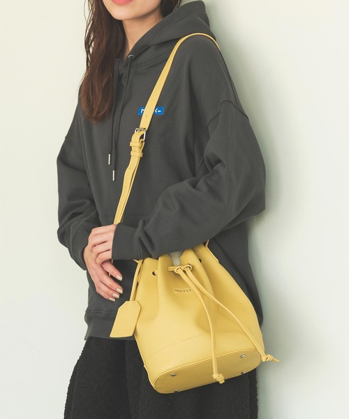 MILKFED.(ミルクフェド)の「DRAWSTRING SHOULDER BAG(ショルダーバッグ・レディース・ブラック/イエロー/ブラウン・ONE SIZE)」の18枚目の写真