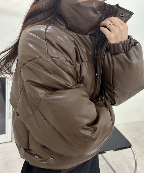 ipugo(イプゴ)の「ipugo/イプゴ レザー調ダウンジャケット(ダウンジャケット/コート・レディース・ブラック/ブラウン・FREE)」の2枚目の写真