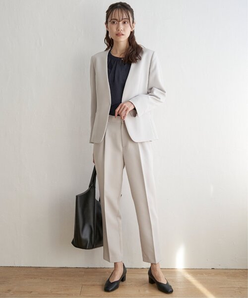 IKKA LOUNGE(イッカラウンジ)の「【洗濯機で洗える/フォーマル対応】ウォッシャブルテーパードパンツ【セットアップ対応】(その他パンツ・レディース・スモークグレー/ブラック/ネイビー・S/XL/L/M)」の8枚目の写真