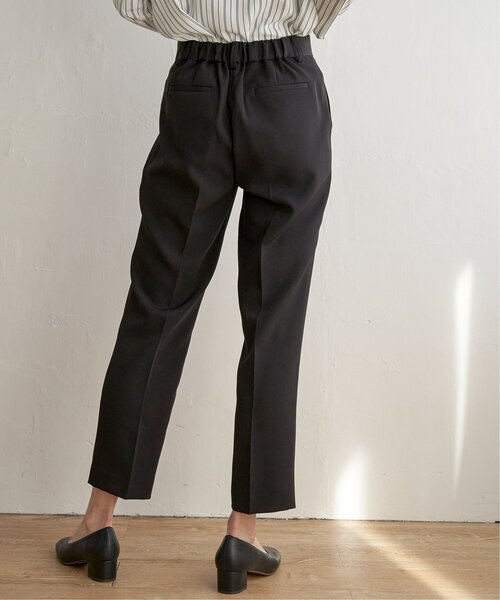 IKKA LOUNGE(イッカラウンジ)の「【洗濯機で洗える/フォーマル対応】ウォッシャブルテーパードパンツ【セットアップ対応】(その他パンツ・レディース・スモークグレー/ブラック/ネイビー・S/XL/L/M)」の15枚目の写真