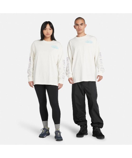 Timberland(ティンバーランド)の「オールジェンダー 長袖 グラフィック Tシャツ(Tシャツ/カットソー・メンズ・ブラック/オフホワイト・LARGE/SMALL/MEDIUM/X-LARGE)」の5枚目の写真