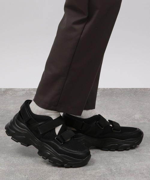 LAKOLE（ラコレ）の「ベルトスニーカー[MENS] / 100190（スニーカー・メンズ・ブラック/ホワイト・MEDIUM/LARGE）」の5枚目の写真