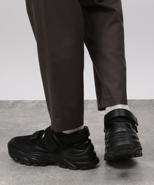 LAKOLE（ラコレ）の「ベルトスニーカー[MENS] / 100190（スニーカー・メンズ・ブラック/ホワイト・MEDIUM/LARGE）」の6枚目の写真