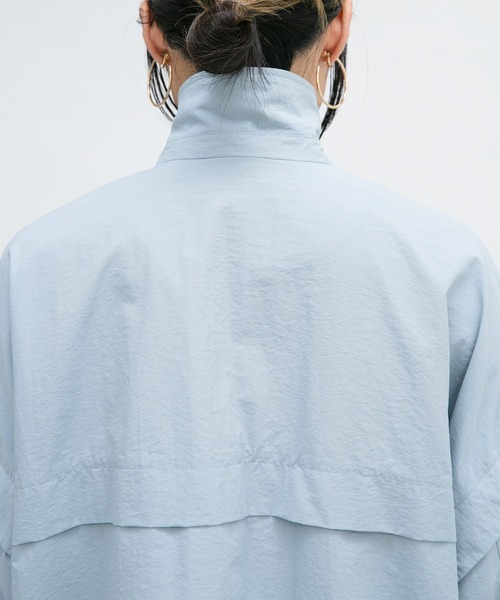 KBF(ケイビーエフ)の「ステンカラーBIGポンチョ(ポンチョ・レディース・ライトブルー/ベージュ/ネイビー・ONE)」の11枚目の写真