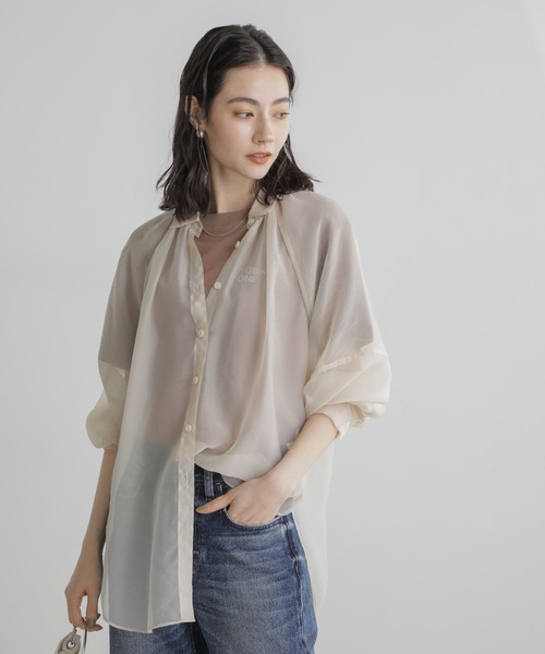 NANO universe（ナノユニバース）の「シャンブレーシアーシャツ（シャツ/ブラウス・レディース・ネイビー/オフホワイト/ピンク・FREE）」の2枚目の写真