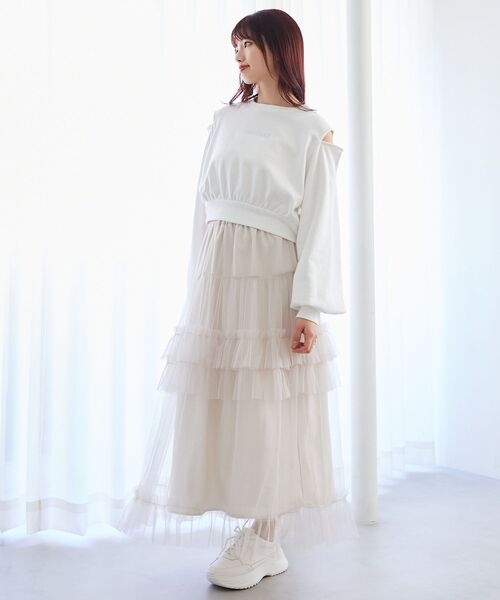 MAJESTIC LEGON（マジェスティックレゴン）の「ビジューロゴ肩あきスウェット（スウェット・レディース・オフホワイト/オートミール/チャコールグレー・MEDIUM）」の4枚目の写真