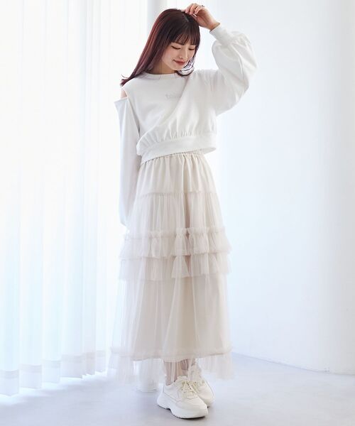 MAJESTIC LEGON（マジェスティックレゴン）の「ビジューロゴ肩あきスウェット（スウェット・レディース・オフホワイト/オートミール/チャコールグレー・MEDIUM）」の5枚目の写真