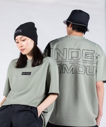 UNDER ARMOUR | UAオーバーサイズ バック グラフィック ショートスリーブTシャツ(トレーニング/メンズ)(Tシャツ/カットソー)