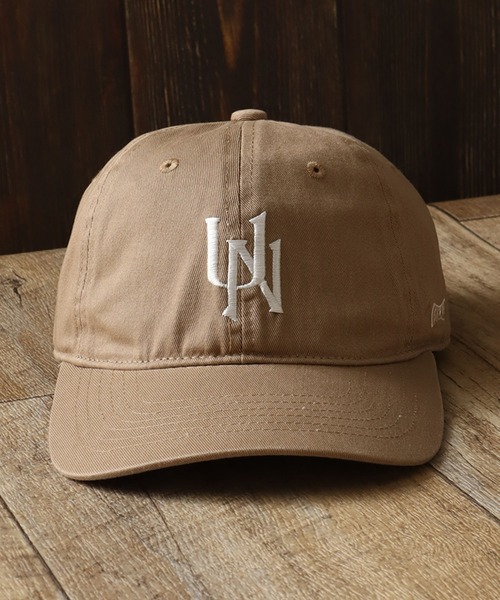 UNIVERSAL OVERALL（ユニバーサルオーバーオール）の「【UNIVERSAL OVERALL/ユニバーサルオーバーオール】UNロゴ刺繍 6パネル コットンツイルキャップ（キャップ・メンズ・ブラック/ベージュ/ネイビー・FREE）」の2枚目の写真