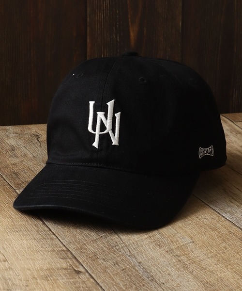 UNIVERSAL OVERALL（ユニバーサルオーバーオール）の「【UNIVERSAL OVERALL/ユニバーサルオーバーオール】UNロゴ刺繍 6パネル コットンツイルキャップ（キャップ・メンズ・ブラック/ベージュ/ネイビー・FREE）」の4枚目の写真